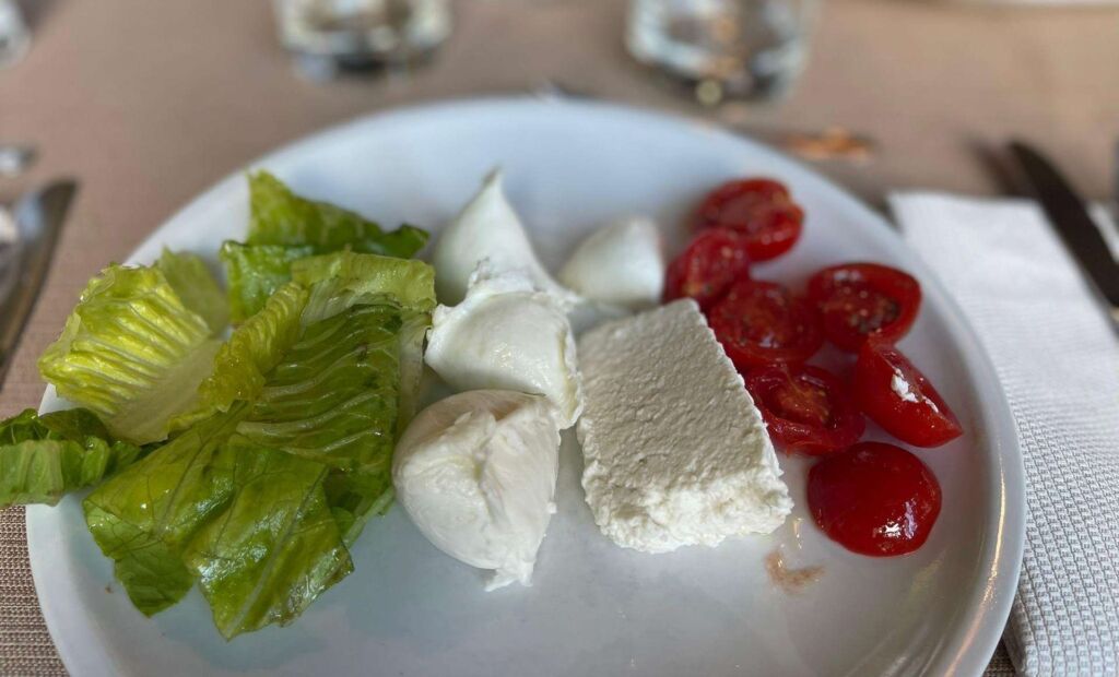Mozzarella Experience: Tour + Lunch in Paestum’s dairy - Photo 3