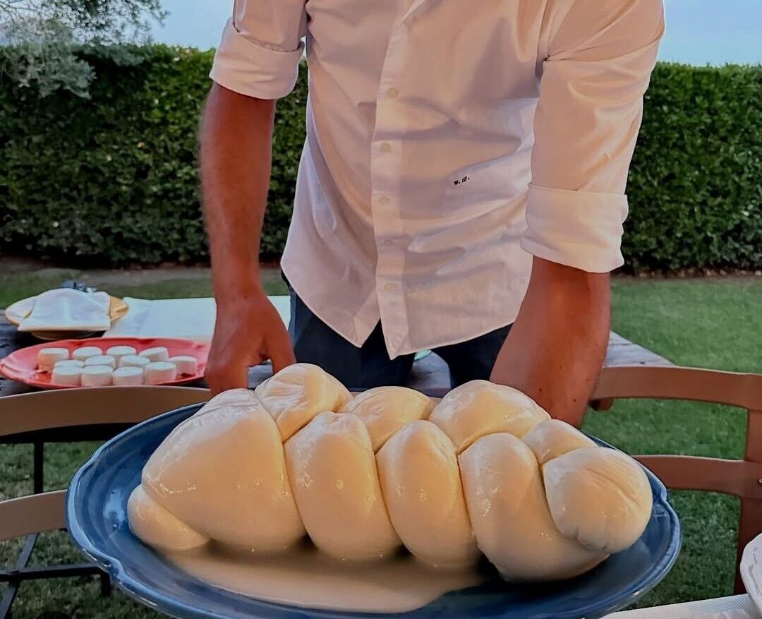 Prodotti freschi della fattoria durante il pranzo a Paestum
